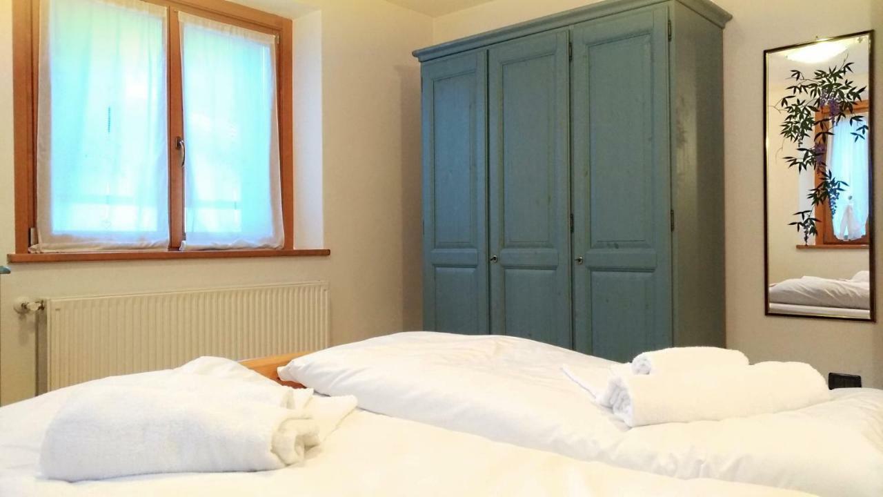 Casa Rossi Appartement Le Grazie  Buitenkant foto