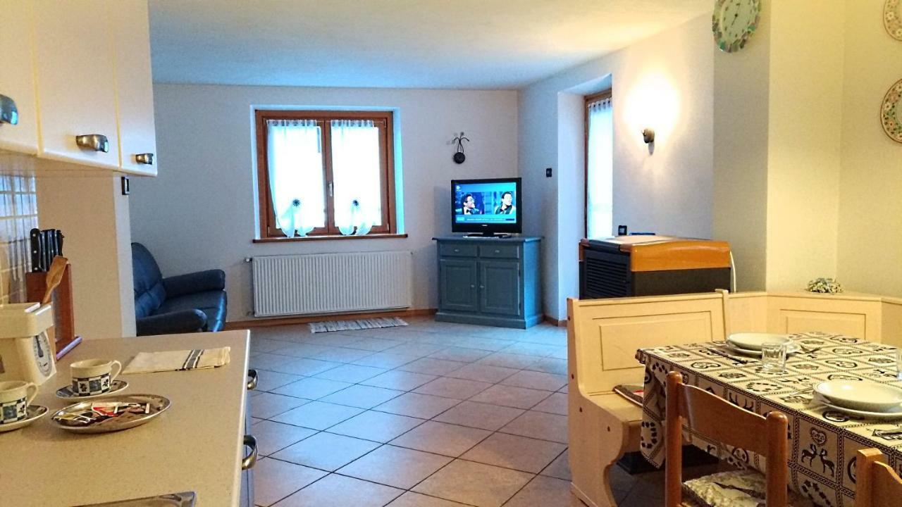 Casa Rossi Appartement Le Grazie  Buitenkant foto