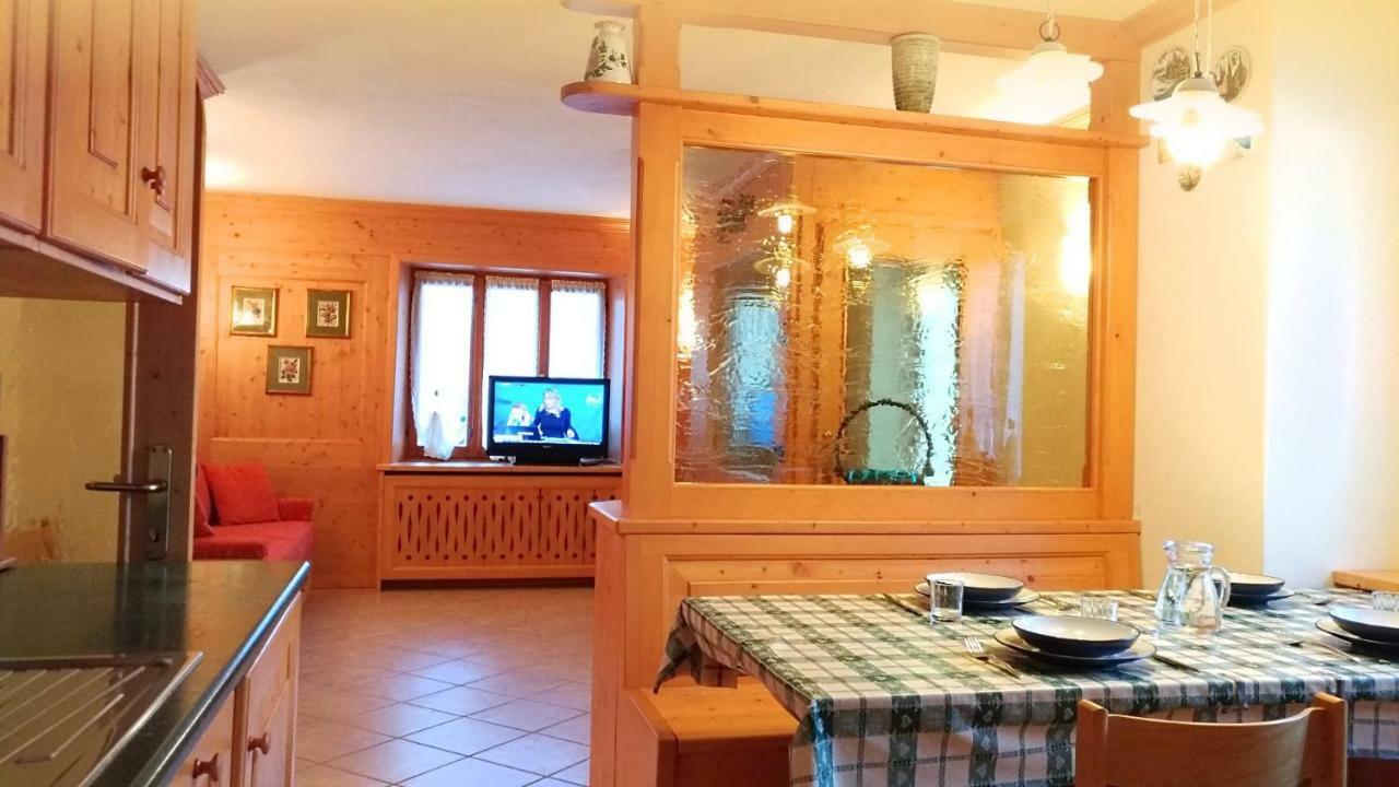 Casa Rossi Appartement Le Grazie  Buitenkant foto