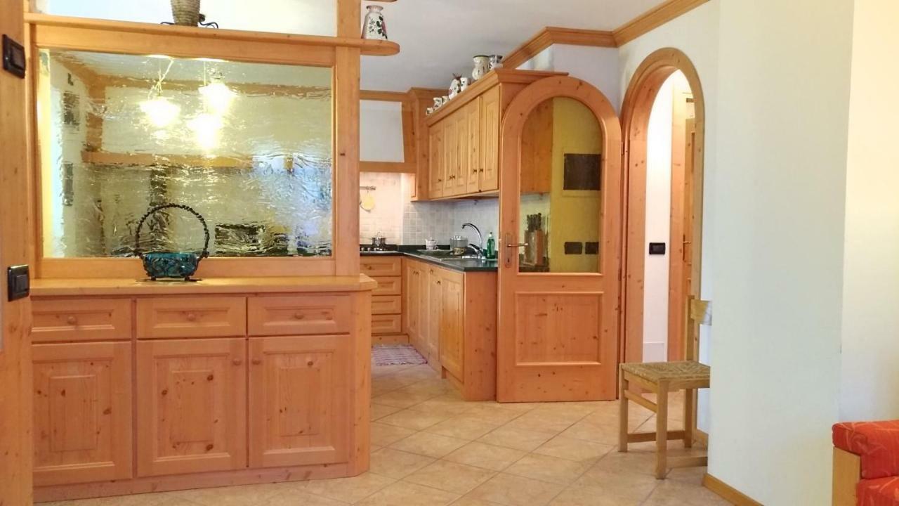 Casa Rossi Appartement Le Grazie  Buitenkant foto