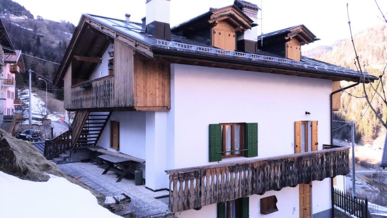 Casa Rossi Appartement Le Grazie  Buitenkant foto