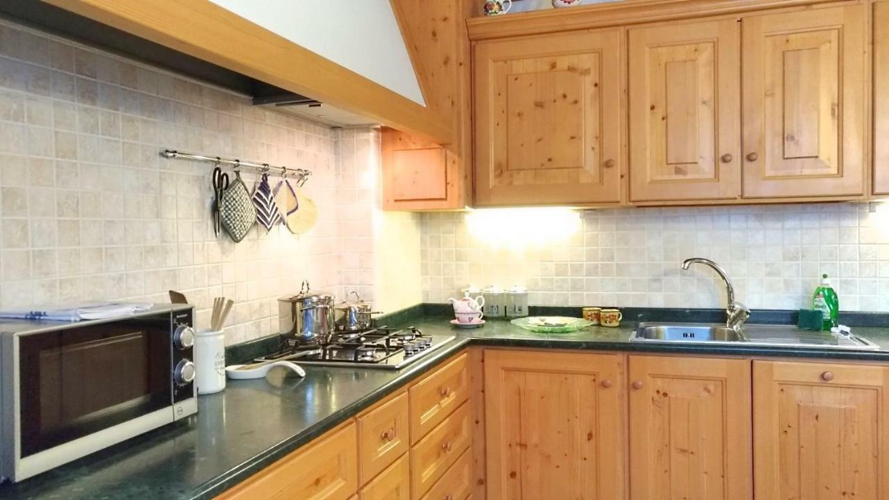 Casa Rossi Appartement Le Grazie  Buitenkant foto