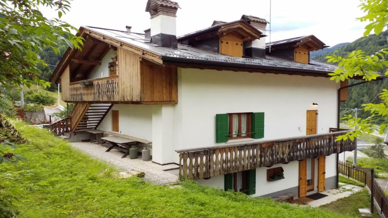 Casa Rossi Appartement Le Grazie  Buitenkant foto