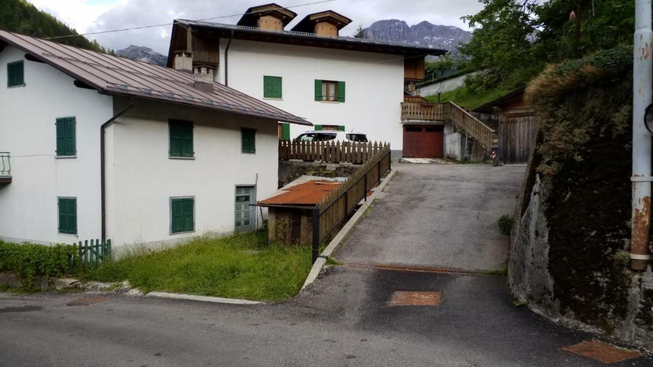 Casa Rossi Appartement Le Grazie  Buitenkant foto